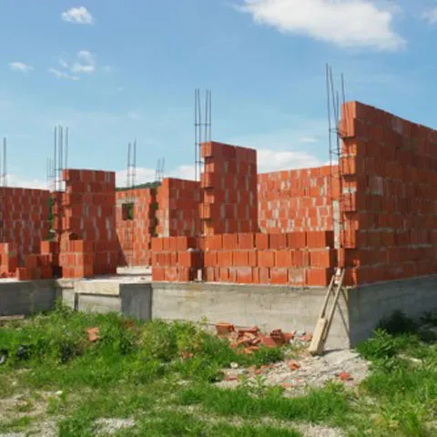 În iulie s-a construit cu 4,8% mai puţin faţă de iunie, potrivit INS 