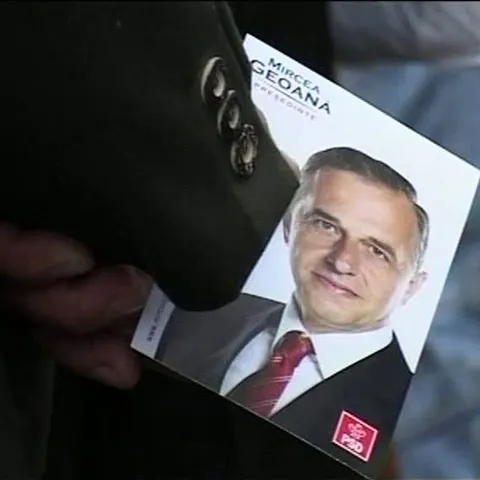 Campanie la limita legalităţii: Mircea Geoană, preşedinte - pe cărţi poştale PSD