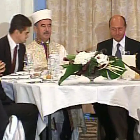 Traian Băsescu a participat la cina de Iftar organizată de comunitatea musulmană