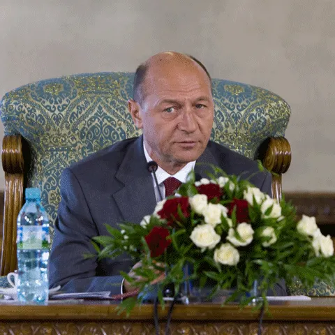 Băsescu: Poliţiştii ar putea primi 5% din suma obţinută din vânzarea produselor confiscate