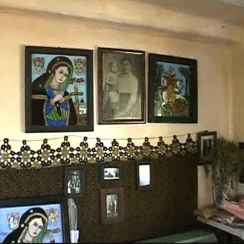 Maria Poienaru este cunoscută în tot judeţul Alba pentru icoanele sale 
