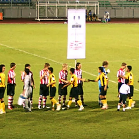 Federaţia Suedeză de Fotbal le recomandă jucătorilor să evite să mai dea mâna cu adversarii! Vezi aici de ce
