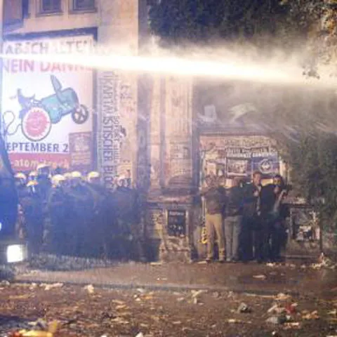 Germania - Noi confruntări între militanţii de stânga şi poliţie