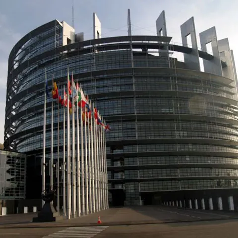 Parlamentul român, unul dintre cele mai inactive faţă de propunerile legislative ale CE