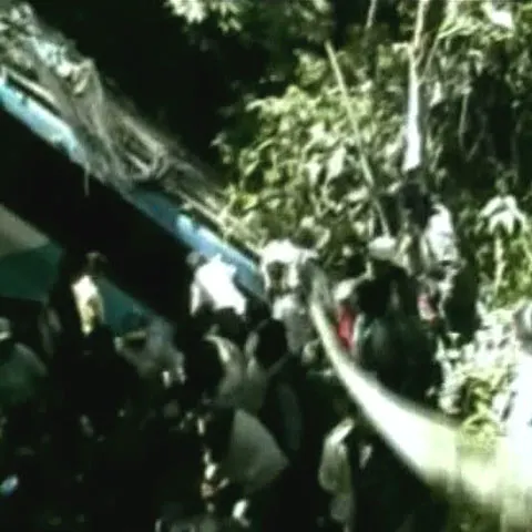 Tragedie rutieră în Peru. Un autocar cu elevi şi profesori a căzut într-o prăpastie