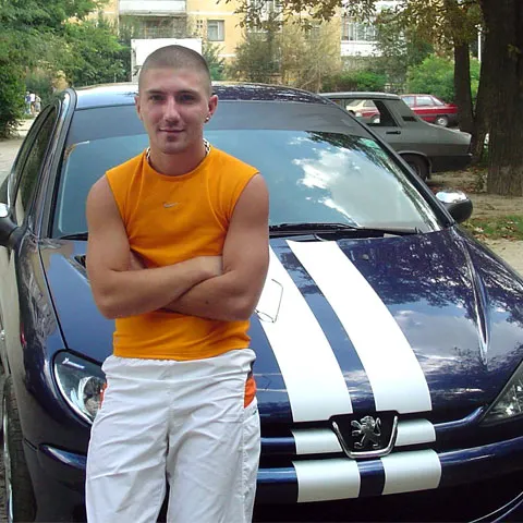 Iustin Covei, fiul unui judecător craiovean, şi alţi trei tineri reţinuţi de DIICOT au fost audiaţi în cazul fraudelor cu carduri bancare