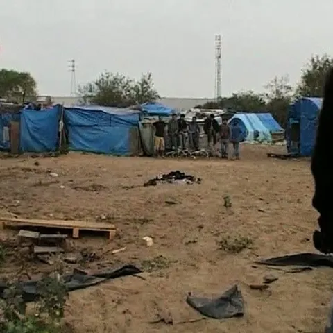 300 de imigranţi din Franţa vor rămâne fără tabăra unde se adăpostesc