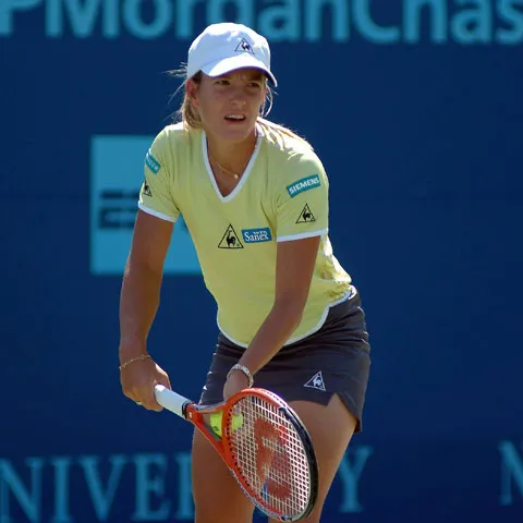 Tenis - Justine Henin revine în circuit, după 16 luni