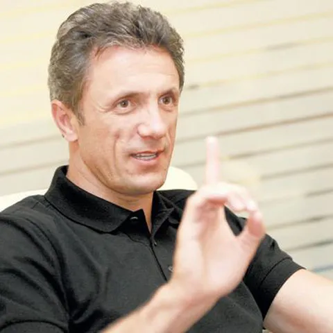 Gică Popescu intră în afacerile pe eolian 