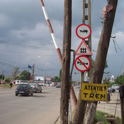 Se întâmplă în România: Tren împins de oameni. VEZI VIDEO