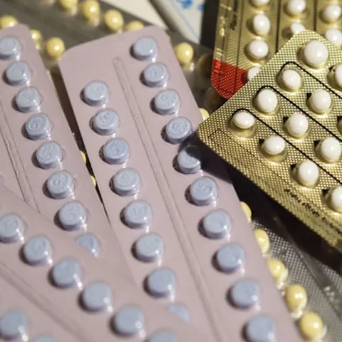 Decesul unei tinere elveţiene, care ar fi fost cauzat de contraceptive, anchetat de autorităţi