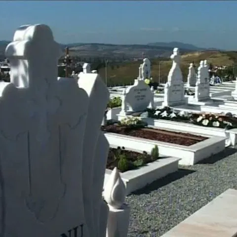 Morţii din Hunedoara îşi pot dormi somnul de veci într-un cimitir de lux