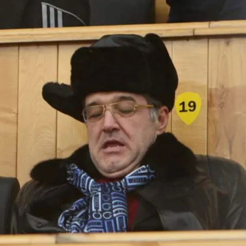 Protest anti-Becali pe cel mai mare panou publicitar video din Constanţa
