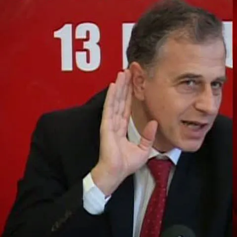 Geoană le-a cerut românilor să fie uniţi pentru a înlătura \"regimul blestemat Băsescu\"
