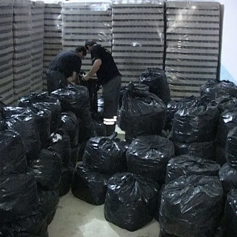 Poliţiştii au descoperit un depozit din Bragadiru, plin cu ţigări de contrabandă 