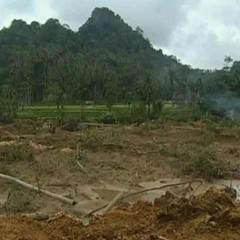 Nou bilanţ în Sumatra: Patru sate distruse complet de seism