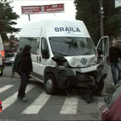 Şapte persoane au fost rănite într-un teribil accident, la Brăila VEZI IMAGINI