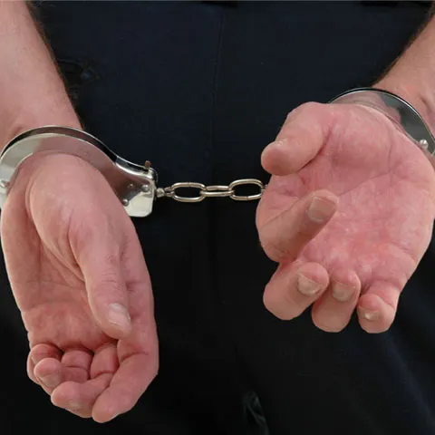 Primăriţa unei comune sucevene a fost legată de mâini şi picioare şi tâlhărită în propria casă