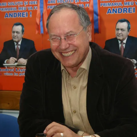 Toader îi cere lui Geoană să convoace Birourile reunite pentru noul Consiliu de Administraţie al BNR