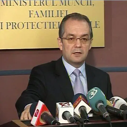 Premierul Emil Boc a discutat cu patronatele pe tema salariului minim