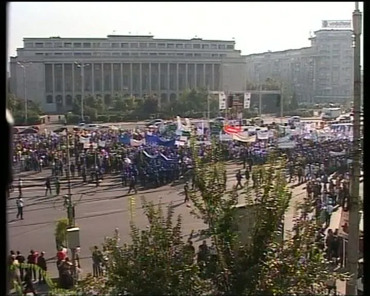 Liderii sindicali au fost surprinşi de plecarea prematură a sindicaliştilor de la miting