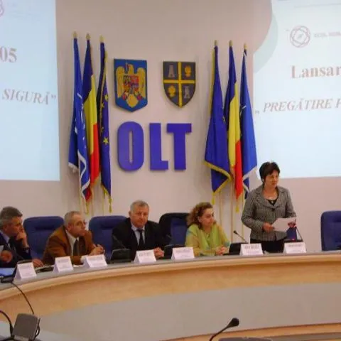 Sute de angajaţi ai primăriilor din Olt nu şi-au mai luat salariile de trei luni