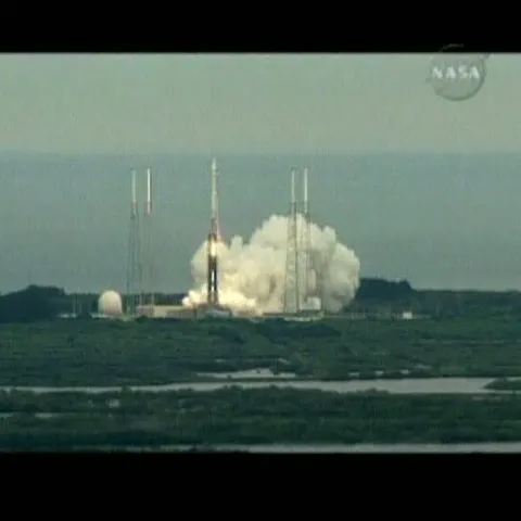 NASA a efectuat, vineri, două prăbuşiri controlate pe Lună. VEZI VIDEO