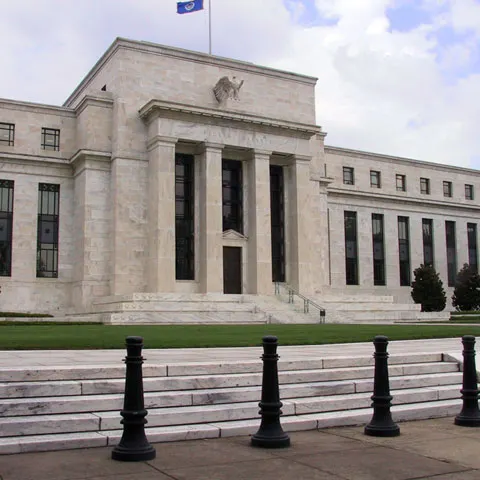 Fed e pregătită să înăsprească politica monetară de îndată ce economia îşi revine suficient