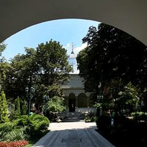 Cotidianul: Băsescu şi-a ridicat biserică de un milion de euro 