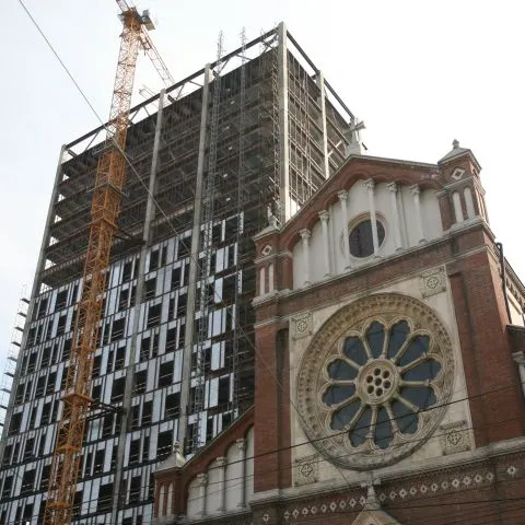 Paleologu: Cathedral Plaza nu se construia fără insistenţele Arhiepiscopului Ioan Robu