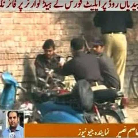 Poliţia din Pakistan a fost vizată de mai multe atacuri simultane, soldate cu 13 morţi