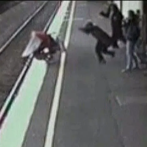 Australia: Un bebeluş a scăpat nevătămat după ce a fost călcat de tren - VEZI IMAGINI
