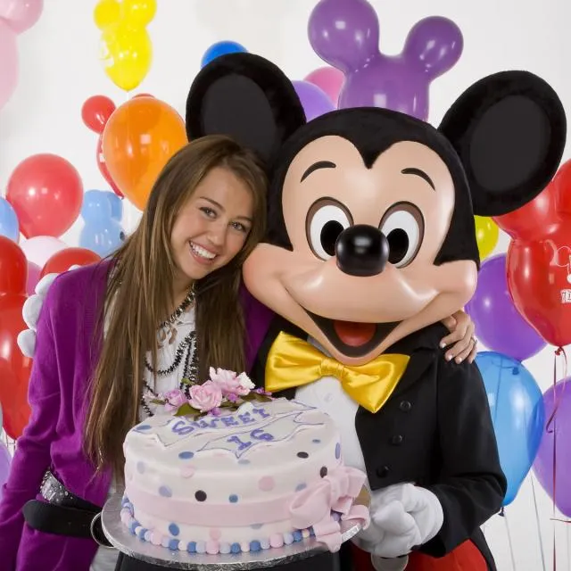 Copiii din România s-au înghesuit la audiţiile Disney, seduşi de visul de a deveni vedete ca Hannah Montana