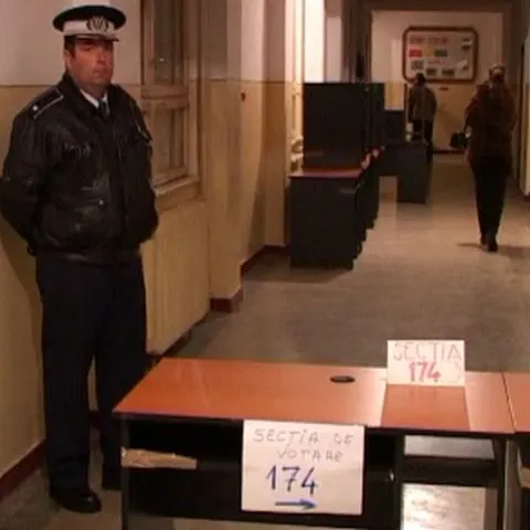 Sindicatul Naţional al Poliţiştilor cere ca agenţii să fie plătiţi pentru paza secţiilor de votare