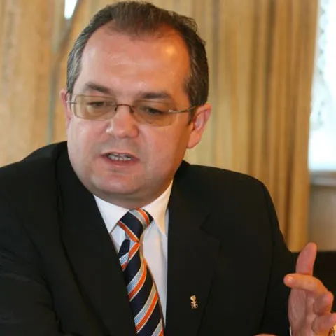 Boc: Îl susţinem pe Croitoru, PD-L nu se cantonează de niciun minister