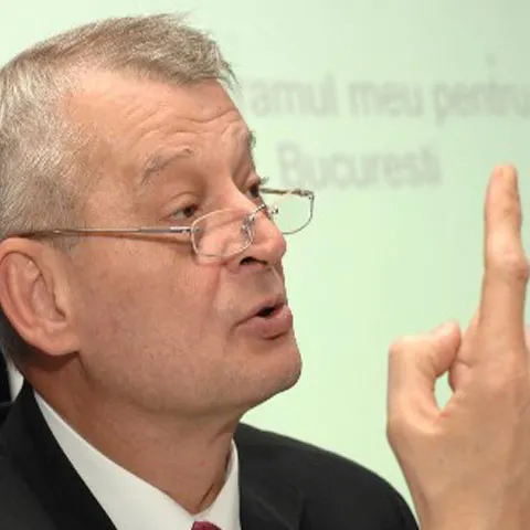 Oprescu: Băsescu nu trebuie subestimat. În turul al doilea l-ar bate pe Geoană cu 5-0