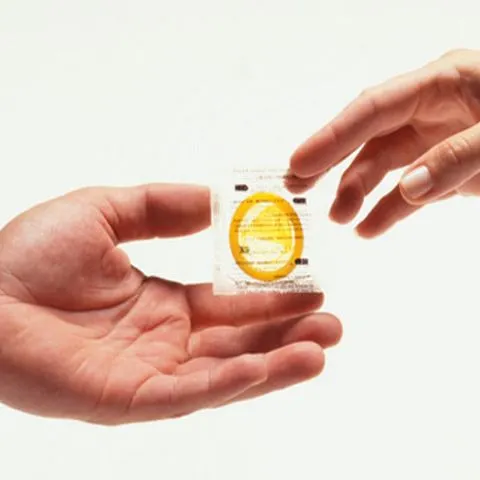 ATENŢIE cu cine vă iubiţi! 40% dintre tinerii infectaţi cu HIV nu folosesc prezervativul