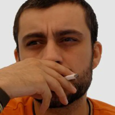 Dragoş Vasile: Tipic românesc: Mircea Geoană, mai tare ca Madonna!