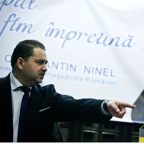 Averile candidaţilor: Geoană n-are casă, Antonescu s-a îmbogăţit din nuntă, Cernea nu are nimic
