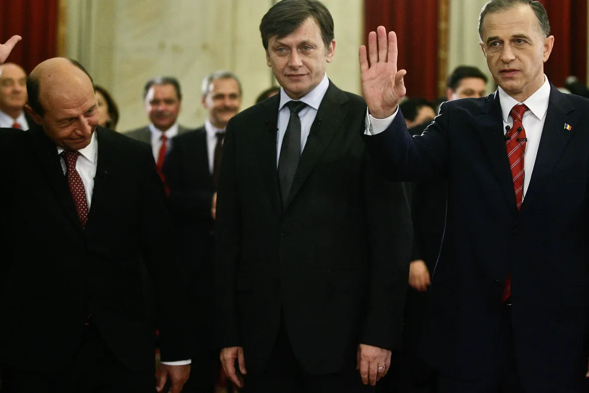 Peste 4 milioane de telespectatori s-au uitat la dezbaterea Băsescu - Geoană - Antonescu