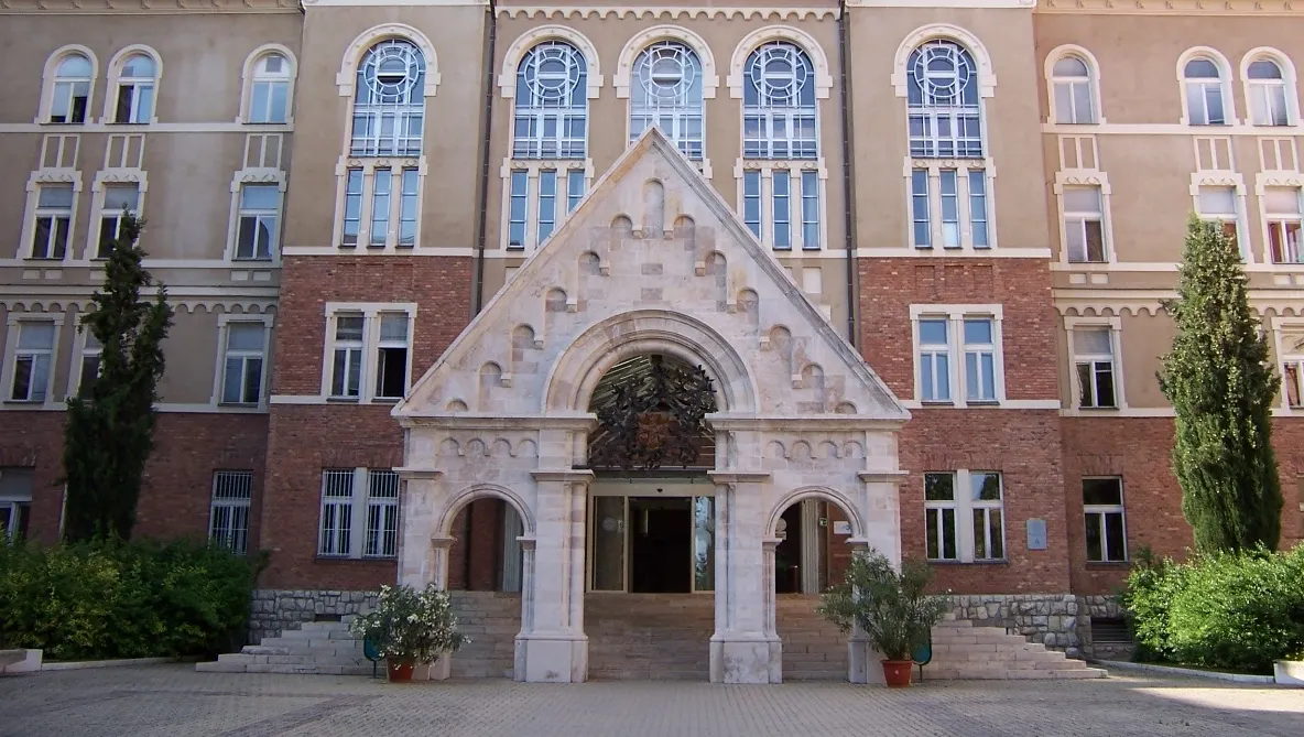Un bărbat a deschis focul la Universitatea din Pecs, o persoană a fost ucisă