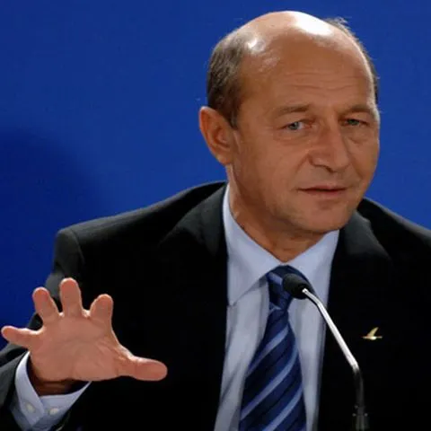 Traian Băsescu susţine că sistemul medical românesc este pregătit să trateze toate cazurile de AH1N1