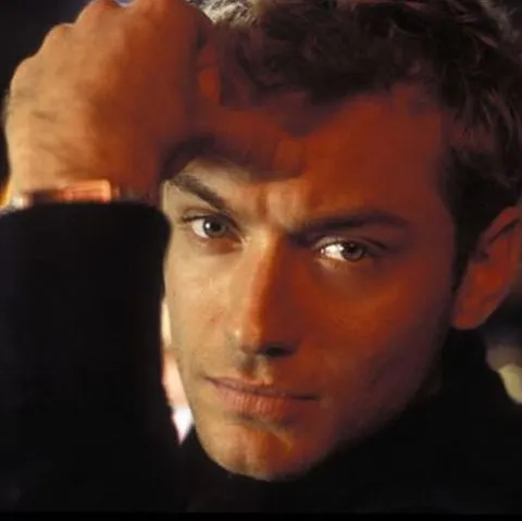 "Hamlet"-ul cu Jude Law şi-a recuperat investiţiile în doar trei luni de spectacole