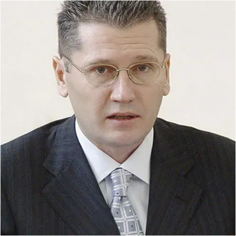 Negoiţă: Zeci de milioane de euro daţi în contracte suspecte