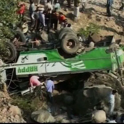 34 de oameni au murit într-un accident rutier în nordul Indiei