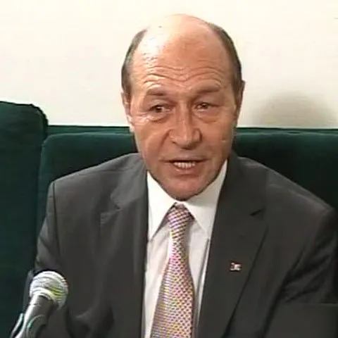 Băsescu: Iliescu i-a predat ştafeta lui Geoană, o să fac tot ce pot să rămână cu ştafeta în mână