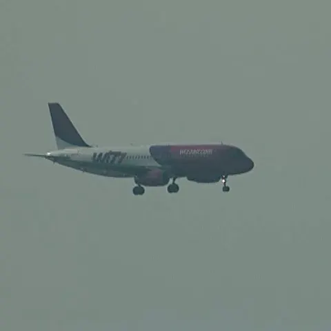 300 de români au rămas blocaţi mai mult de o zi în Roma, din cauza unei defecţiuni la avion