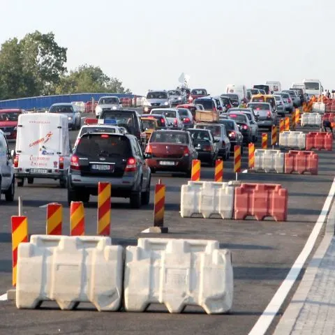 Restricţiile de circulaţie în zona Pasajului Baneasa au fost prelungite până la 1 decembrie