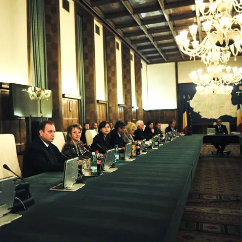 Actele normative privind restructurarea agenţiilor vor fi aprobate de Guvern săptămâna viitoare