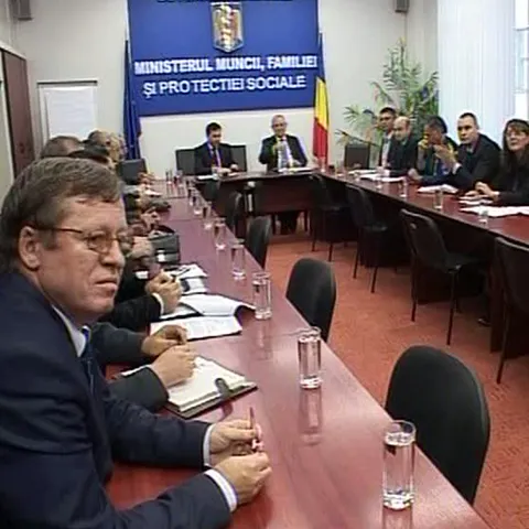 Alianţa Bugetarilor discută astăzi problema concediului fără plată 